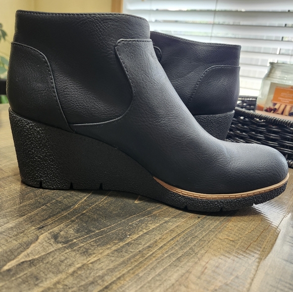 Womens Dr. Scholl's Black Wedge Heel PU Leather Look Ankle Boots Size 10 - Picture 2 of 8
